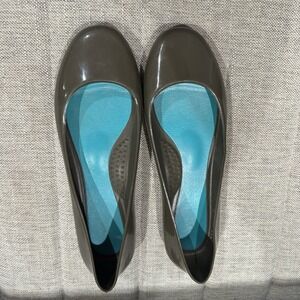 Oka B Taylor Ballet Flat Mary Jane Olive Green size 10 EU 40 Made USA Waterproof